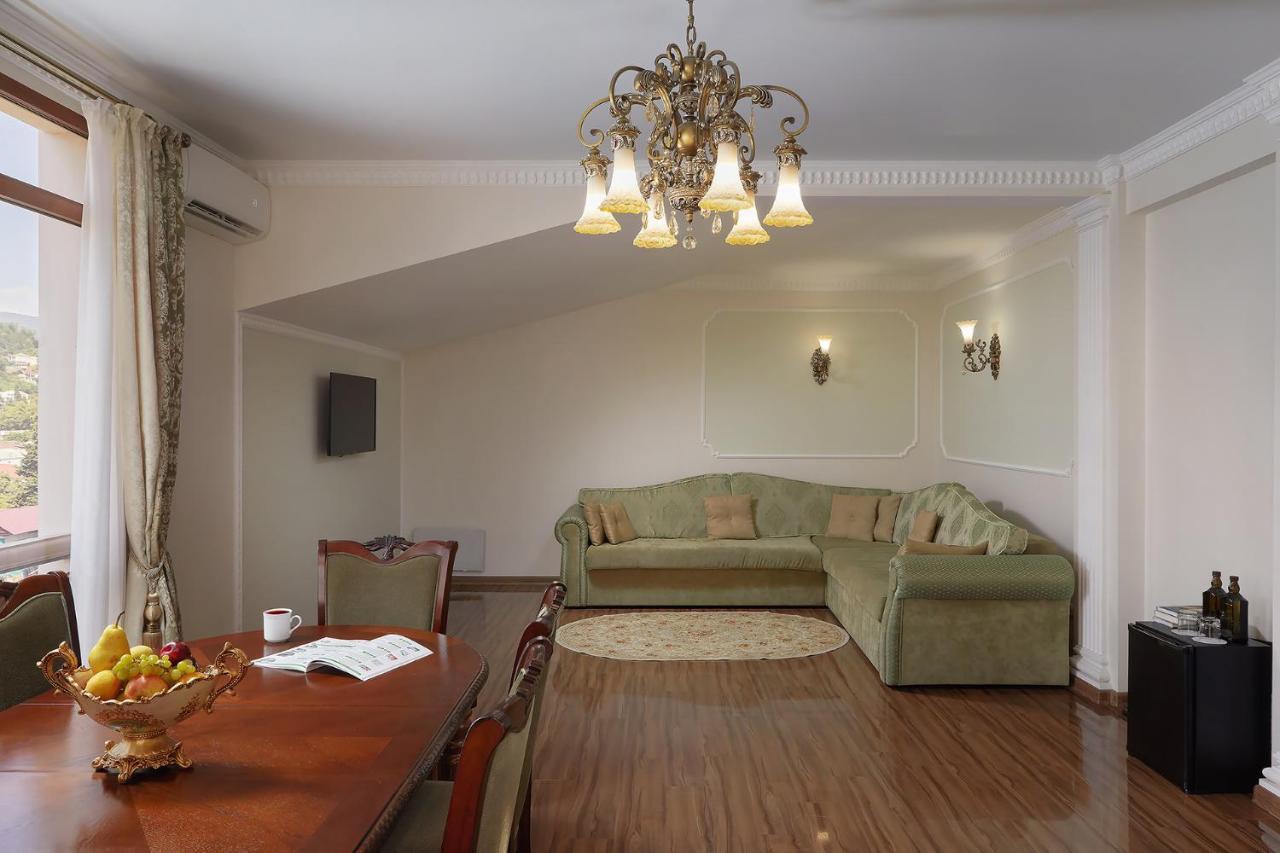 Garuda Boutique Hotel Sukhumi Exterior photo