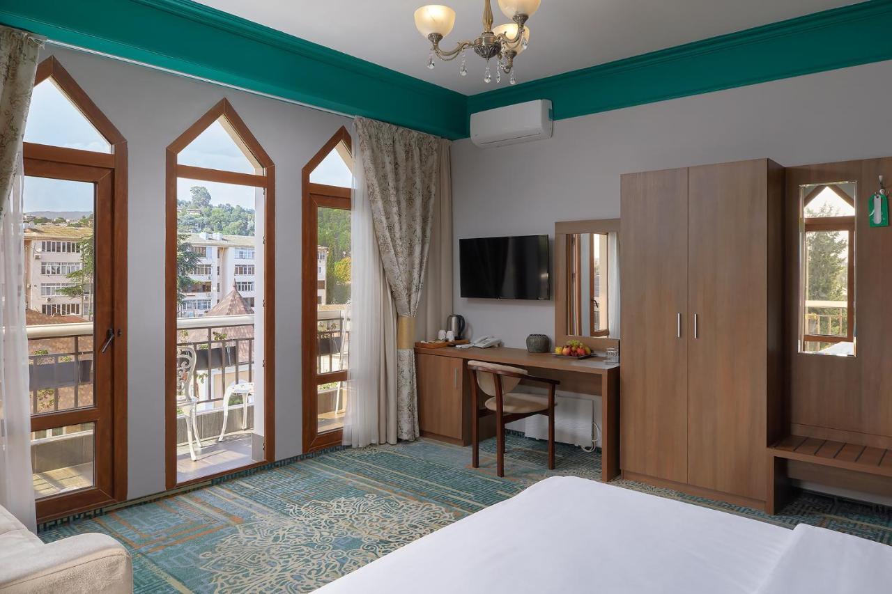 Garuda Boutique Hotel Sukhumi Exterior photo
