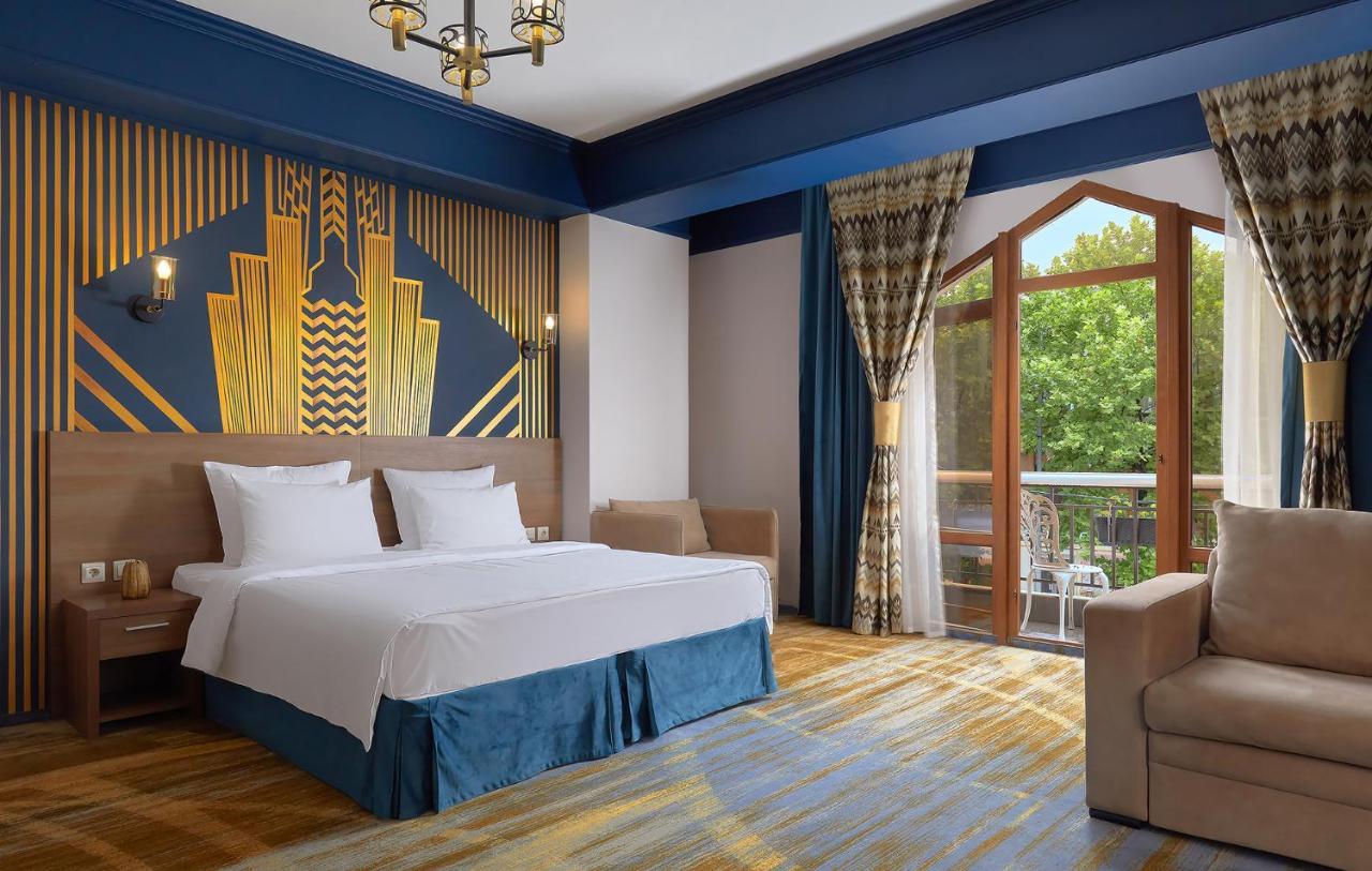 Garuda Boutique Hotel Sukhumi Exterior photo