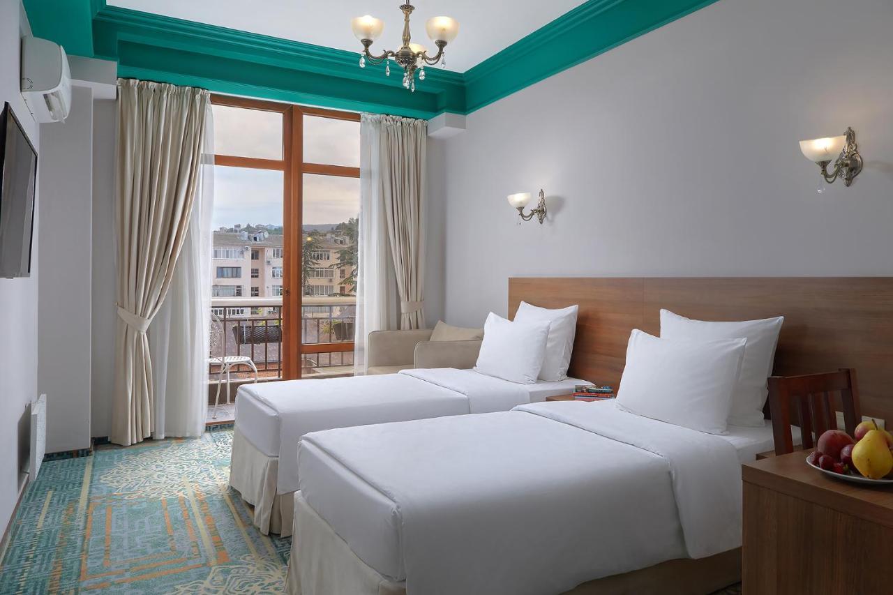 Garuda Boutique Hotel Sukhumi Exterior photo