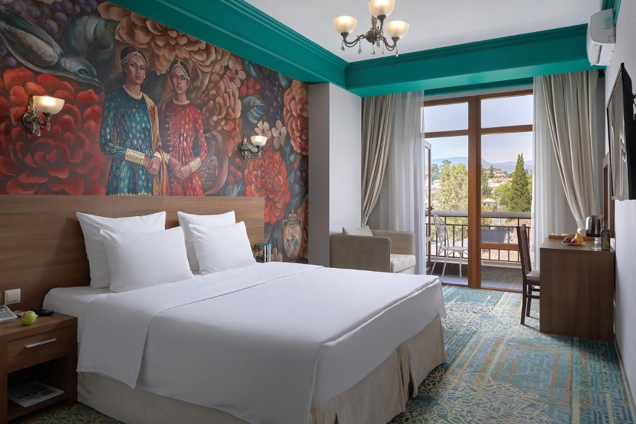 Garuda Boutique Hotel Sukhumi Exterior photo